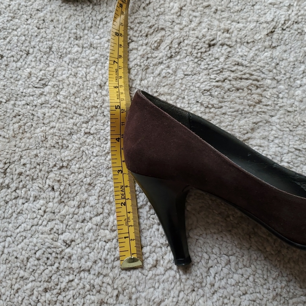 !!! HOST PICK!!!/10 Queen Suede Shoes - Picture 8 of 13